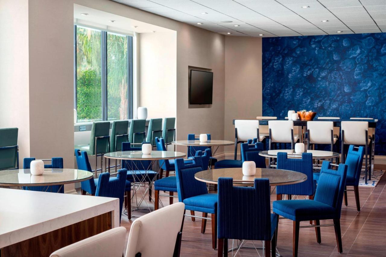 Готель Irvine Marriott Екстер'єр фото