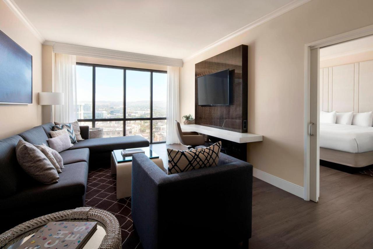 Готель Irvine Marriott Екстер'єр фото