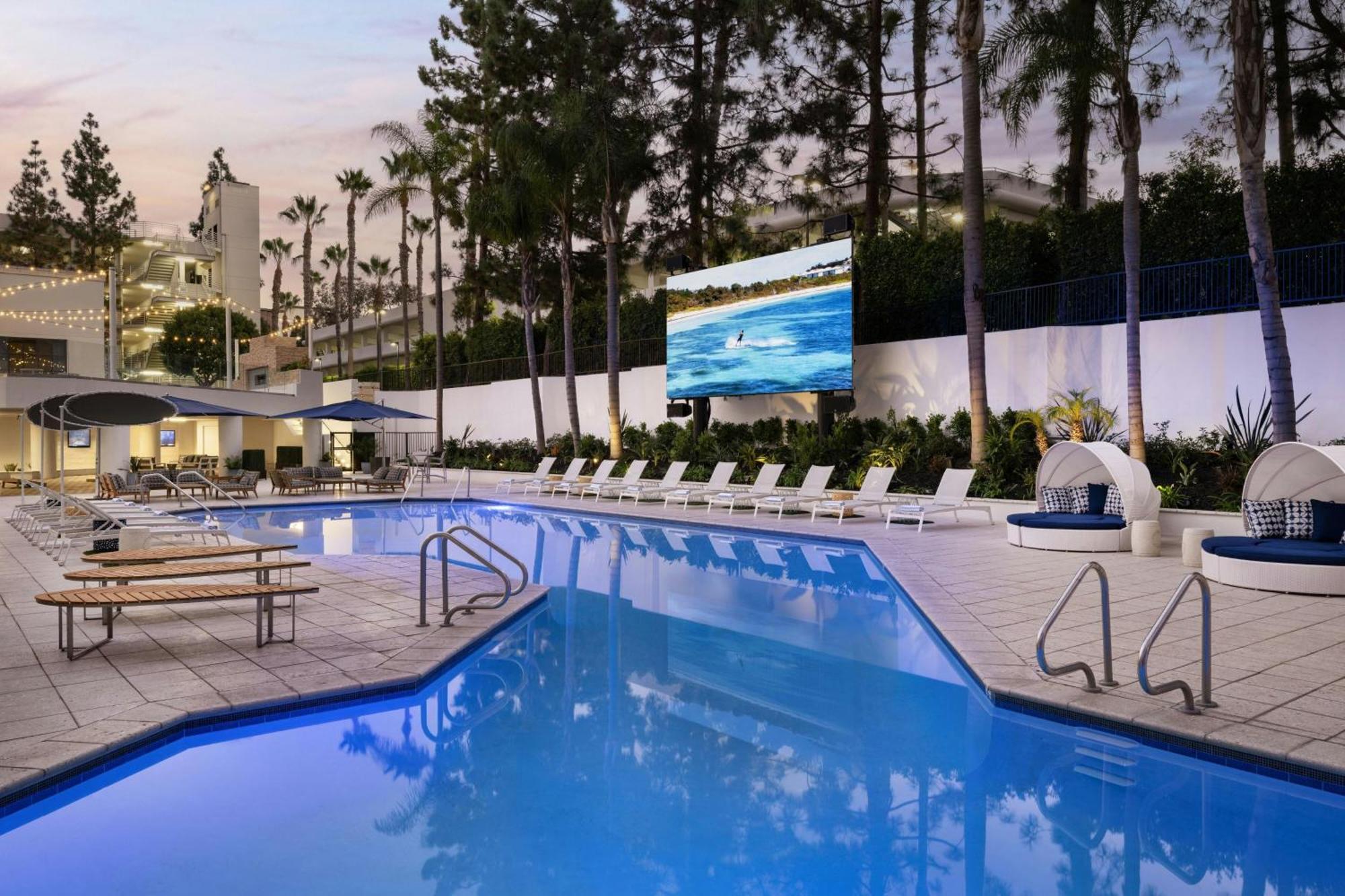 Готель Irvine Marriott Екстер'єр фото