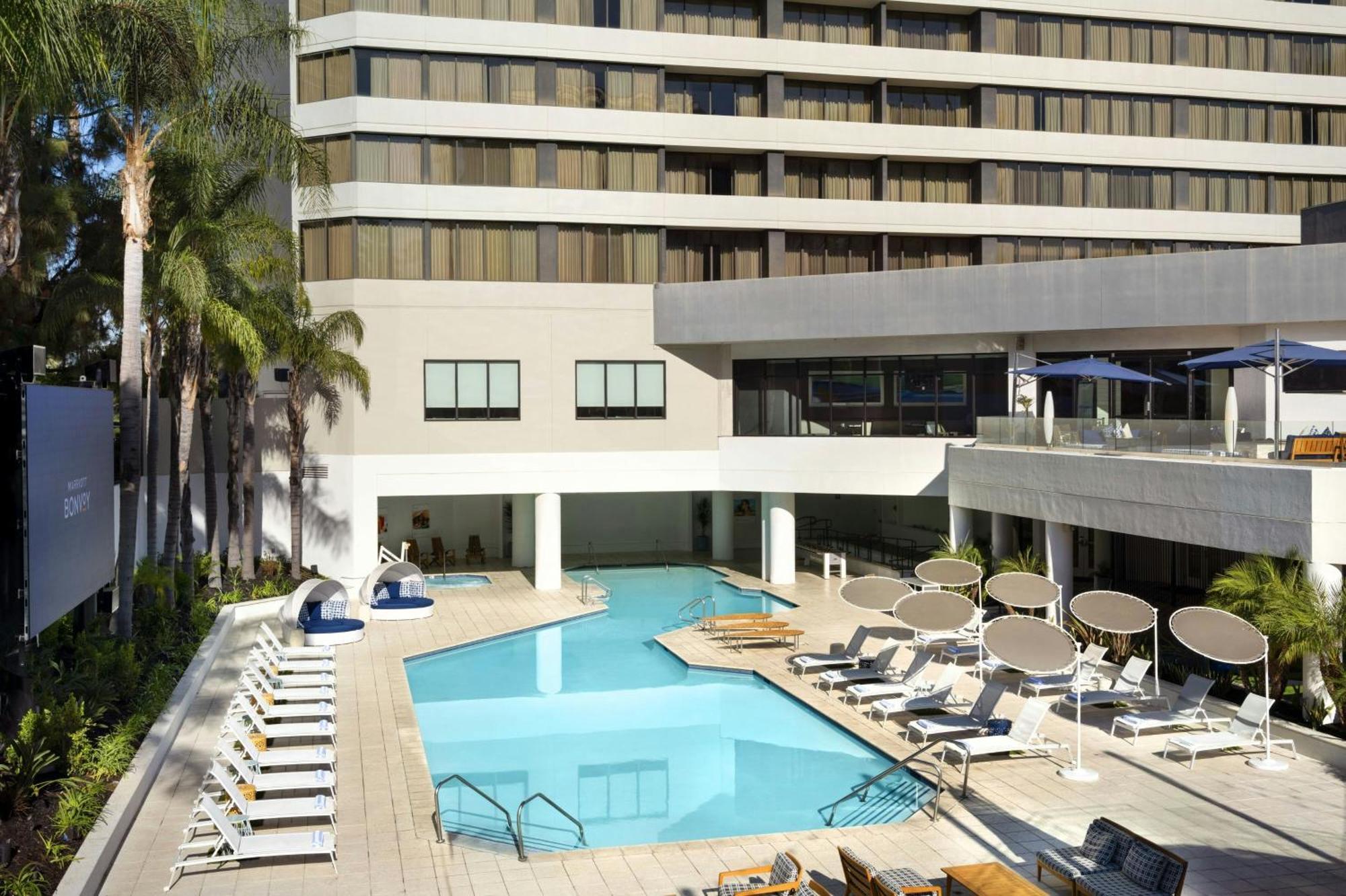 Готель Irvine Marriott Екстер'єр фото